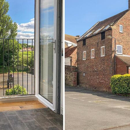 2 Rodgers Mews Apartment Malton Bagian luar foto