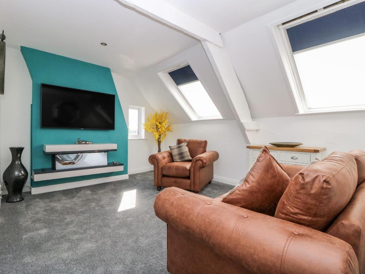2 Rodgers Mews Apartment Malton Bagian luar foto