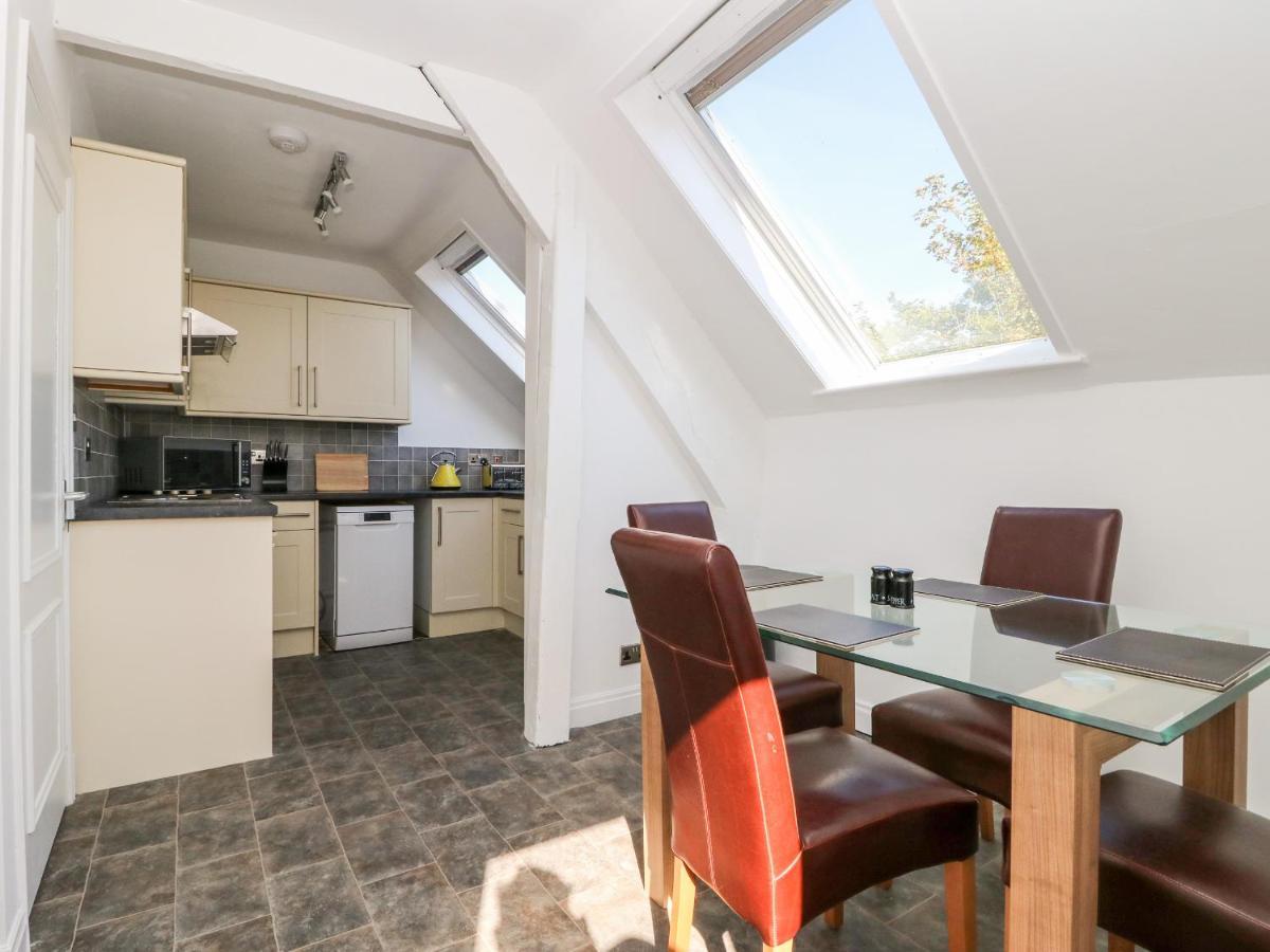 2 Rodgers Mews Apartment Malton Bagian luar foto