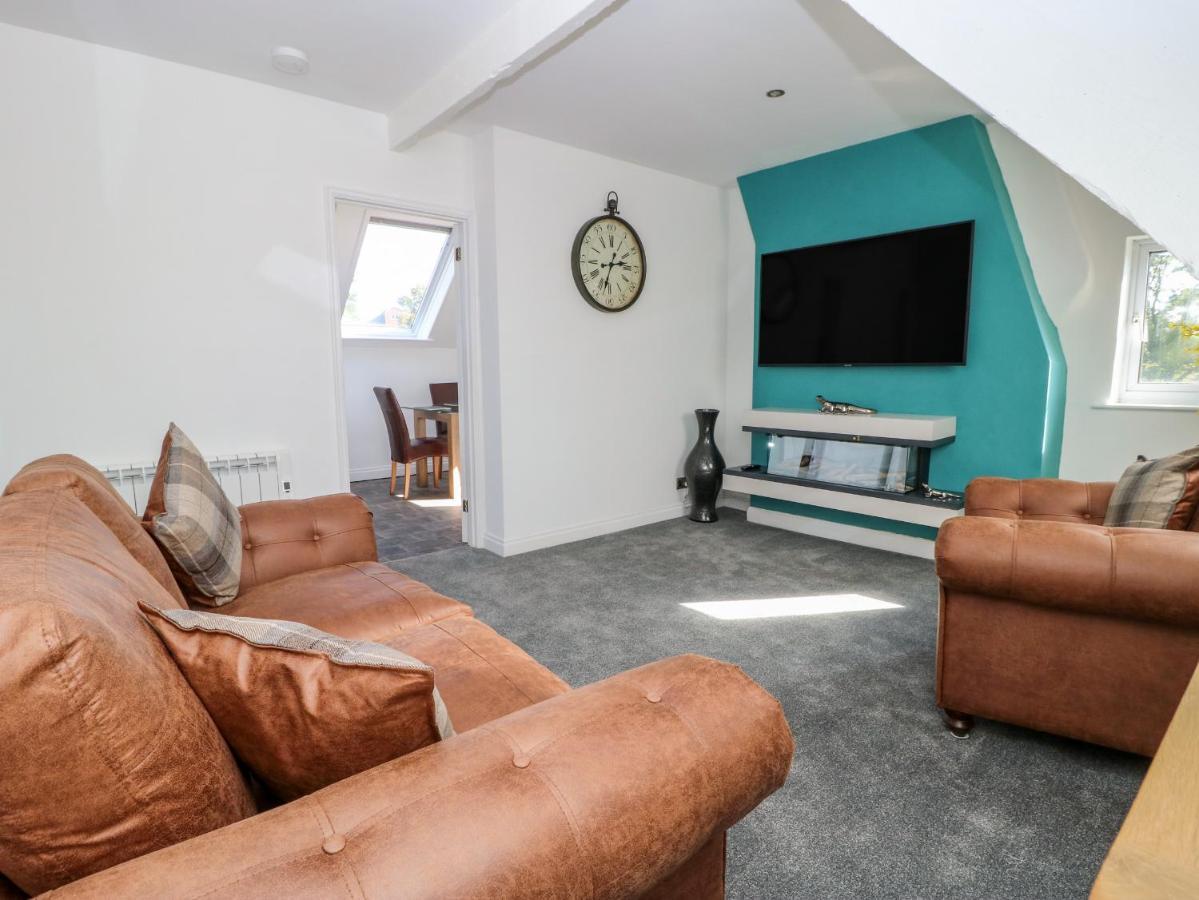2 Rodgers Mews Apartment Malton Bagian luar foto