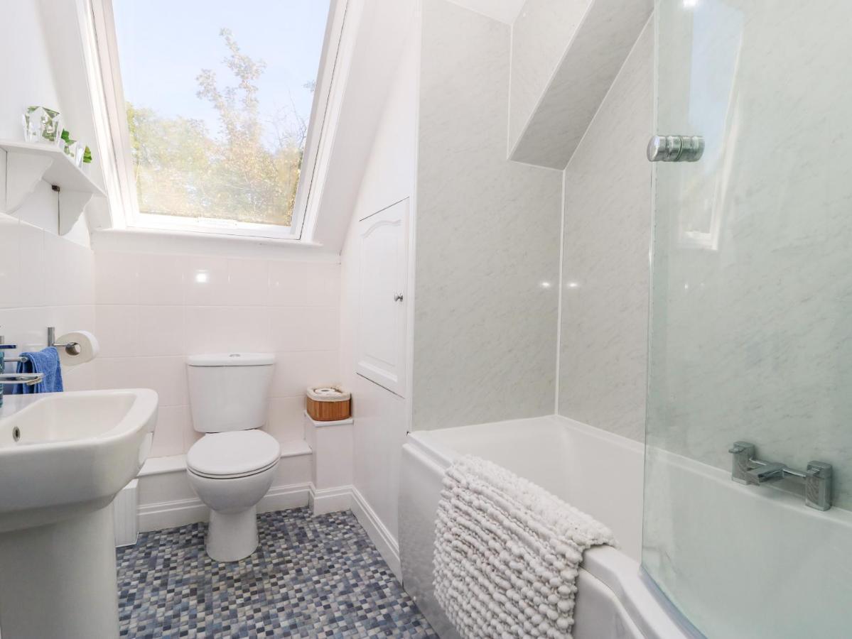 2 Rodgers Mews Apartment Malton Bagian luar foto
